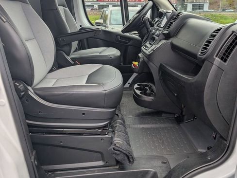 Used 2025 RAM ProMaster 2500 w/ Convenience Group FWD image 19