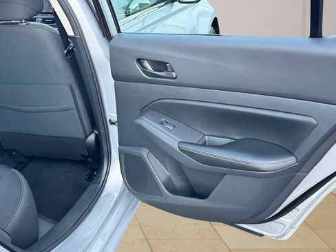 Used 2024 Nissan Altima 2.5 SV FWD image 24