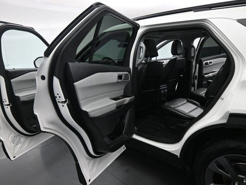 Certified 2023 Ford Explorer XLT w/ Equipment Group 202A image 18