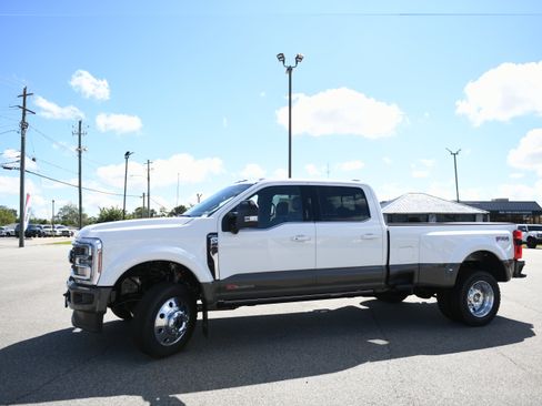 New 2026 Ford F450 King Ranch w/ FX4 Off-Road Package AWD/4WD image 5