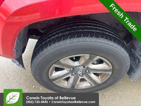 Used 2019 Toyota Tacoma Limited AWD/4WD image 11