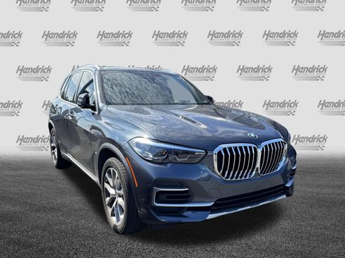Used 2022 BMW X5 sDrive40i w/ Luxury Seating Package RWD image 2