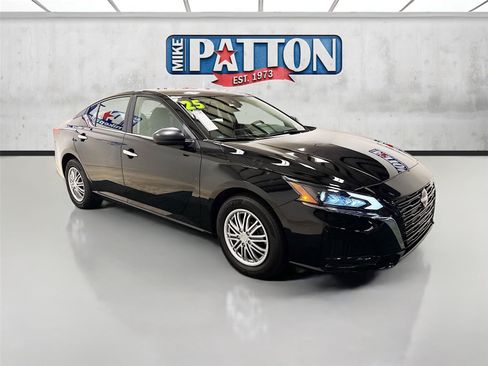 Used 2025 Nissan Altima 2.5 S FWD image 1