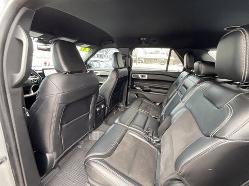 Used 2022 Ford Explorer ST w/ ST Street Pack image 8