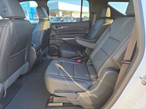 New 2026 Chevrolet Traverse LT image 11