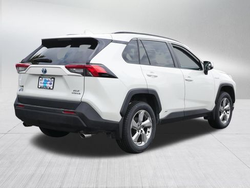 Used 2021 Toyota RAV4 XLE Premium AWD/4WD image 7