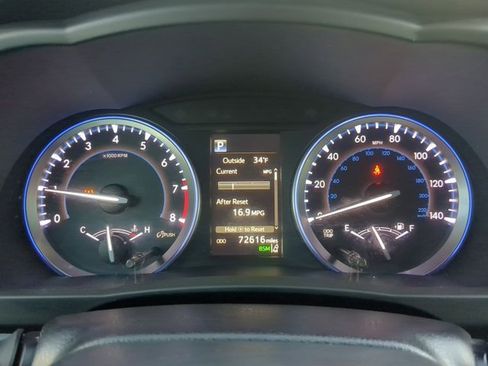 Certified 2018 Toyota Highlander Limited Platinum image 11