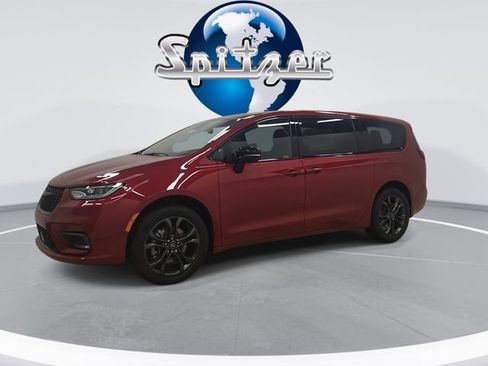 New 2026 Chrysler Pacifica Select image 4