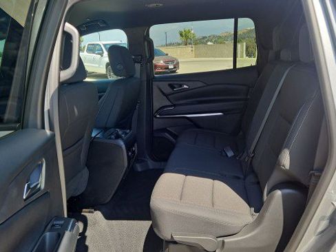 Used 2026 Chevrolet Traverse LT w/ Driver Confidence Package FWD image 25