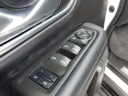 Used 2022 GMC Yukon SLT w/ SLT Premium Package image 73