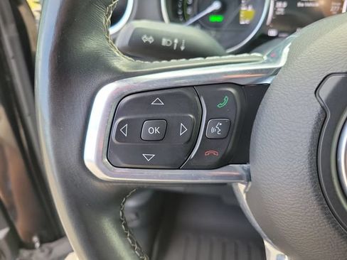 Used 2022 Jeep Wrangler Unlimited Sahara AWD/4WD image 29