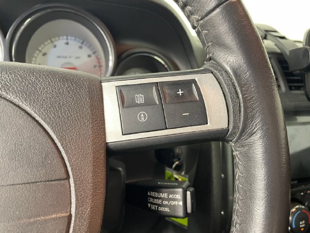 Used 2009 Dodge Challenger SRT8 w/ SRT Option Group II RWD image 9