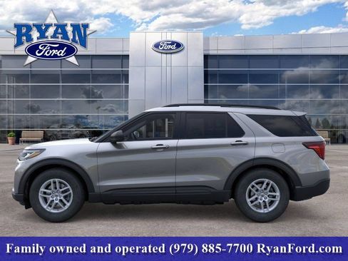 New 2026 Ford Explorer Active RWD image 3