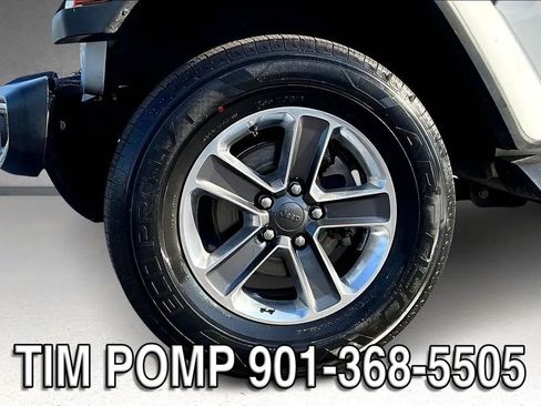 Used 2020 Jeep Wrangler Unlimited Sahara AWD/4WD image 32