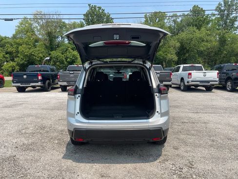Used 2024 Nissan Rogue S FWD image 7