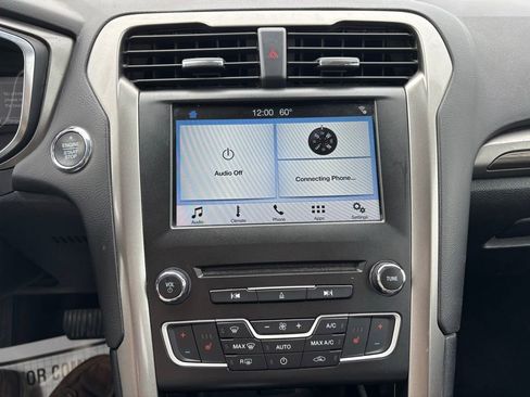 Used 2018 Ford Fusion SE w/ Equipment Group 602A FWD image 28