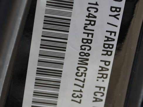 Used 2021 Jeep Grand Cherokee Limited image 37