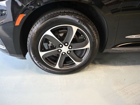 Used 2023 Buick Enclave Essence w/ LPO, Touring Package image 31