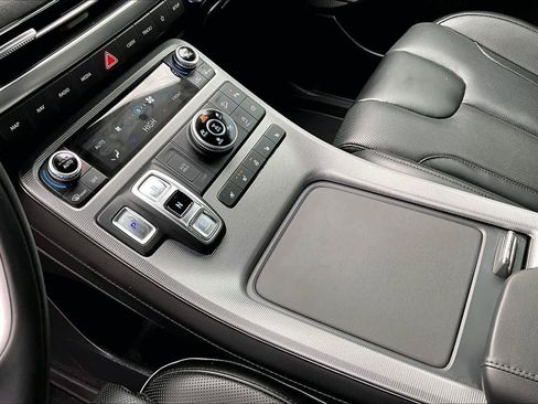 Used 2024 Hyundai Palisade Calligraphy image 16