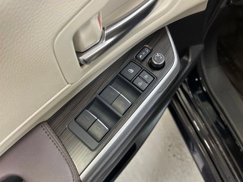 Certified 2022 Toyota Sienna Platinum AWD/4WD image 15