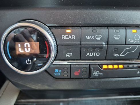 Used 2018 Ford Expedition Limited w/ Driver Assistance Package image 26