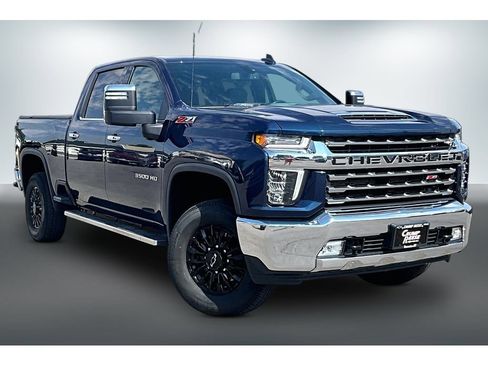 Used 2022 Chevrolet Silverado 3500 LTZ w/ LTZ Convenience Package AWD/4WD image 3