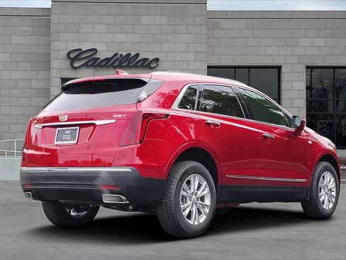 New 2025 Cadillac XT5 Luxury image 3