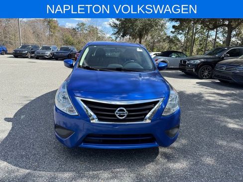 Used 2015 Nissan Versa SV image 2