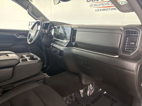 Used 2025 Chevrolet Silverado 1500 LT image 31