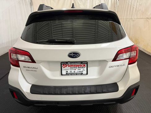 Used 2018 Subaru Outback 2.5i Limited image 16