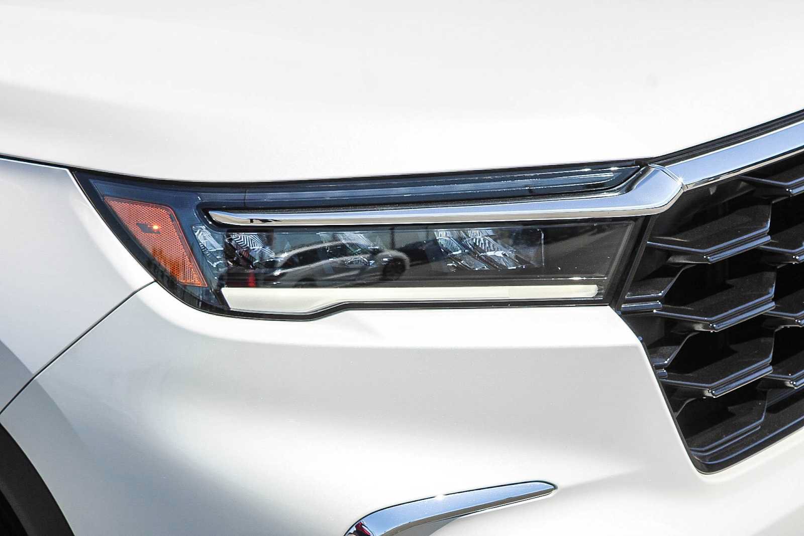 Certified 2024 Honda Pilot Touring image 4