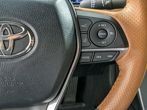 Used 2019 Toyota Avalon Limited FWD image 15