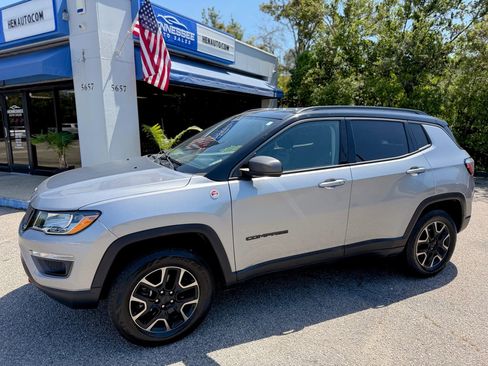 Used 2019 Jeep Compass Trailhawk w/ Cold Weather Group AWD/4WD image 30