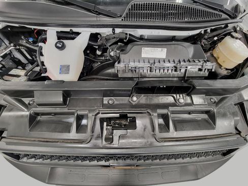 Used 2025 Chevrolet Express 3500 LS image 10
