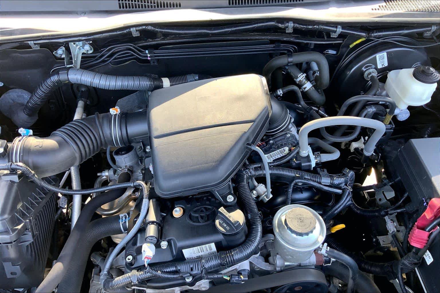 Used 2021 Toyota Tacoma SR5 w/ SR5 Appearance Package (SM) RWD image 30