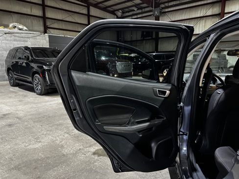 Used 2018 Ford EcoSport SE image 15