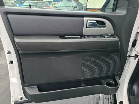 Used 2013 Ford Expedition EL Limited image 20