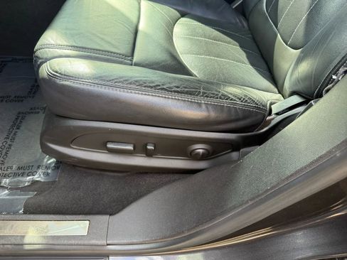 Used 2015 Buick Enclave Leather image 10