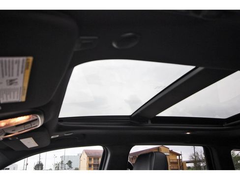 Used 2021 Jeep Grand Cherokee Overland RWD image 26