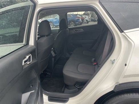 Used 2023 Kia Sportage LX image 27