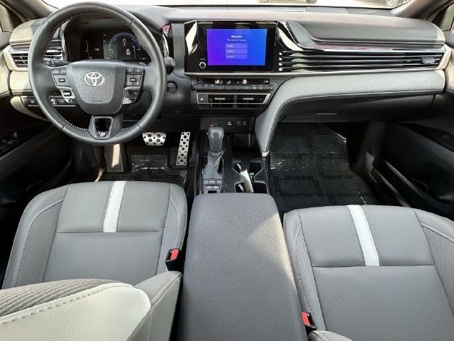 Used 2025 Toyota Camry SE w/ Convenience Package FWD image 10