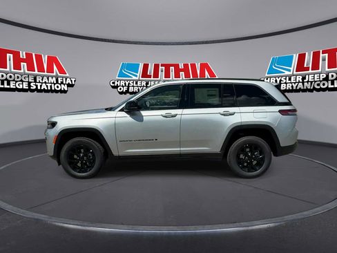 New 2026 Jeep Grand Cherokee Altitude RWD image 5