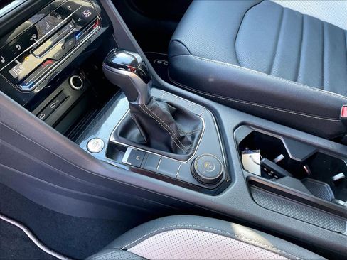 New 2026 Volkswagen Taos SEL image 14