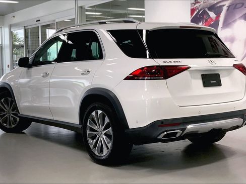 Used 2021 Mercedes-Benz GLE 350 4MATIC w/ Premium Package image 4