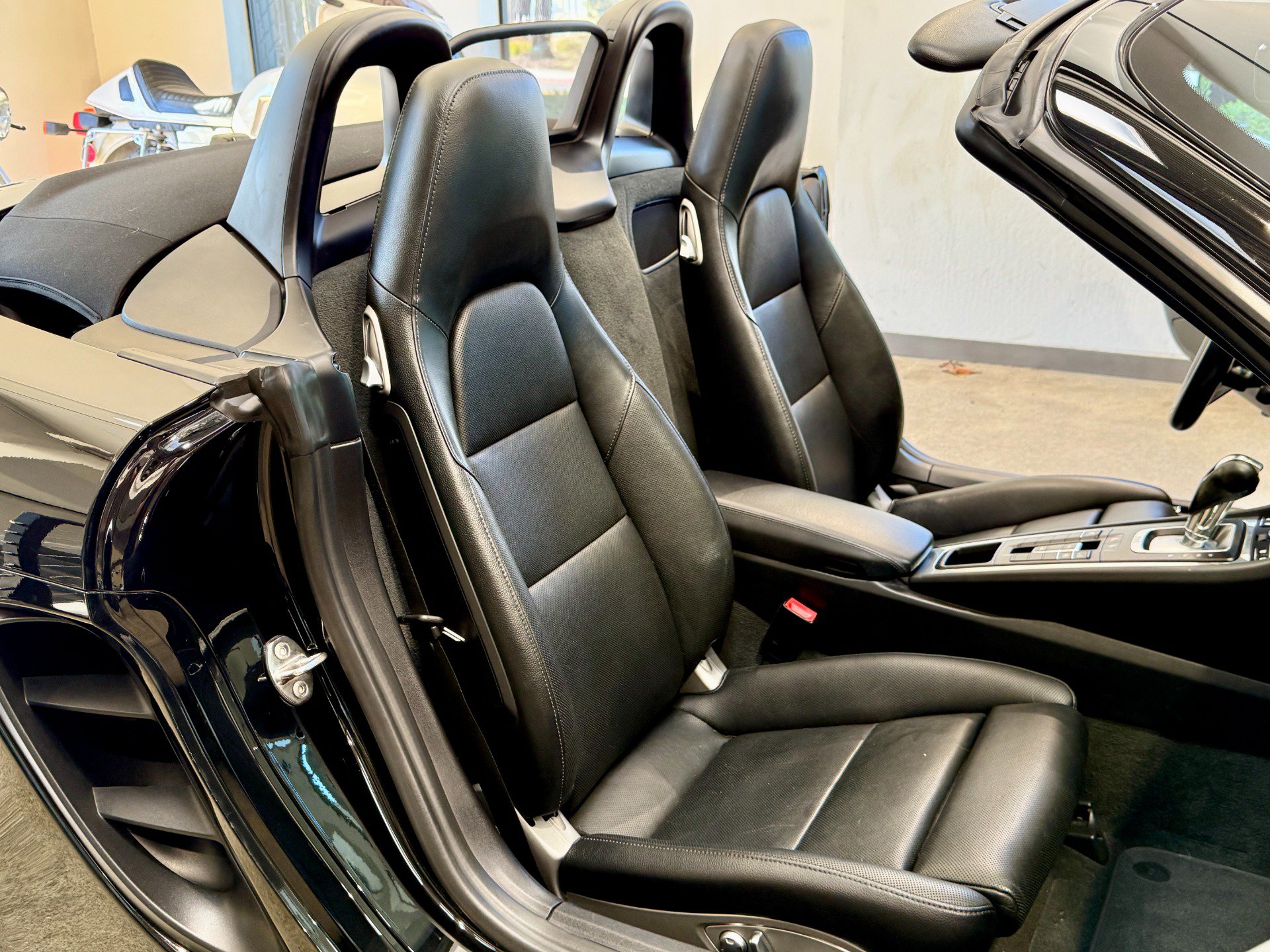 Used 2017 Porsche 718 Boxster S RWD image 28