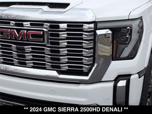 Used 2024 GMC Sierra 2500 Denali w/ Denali Reserve Package image 9