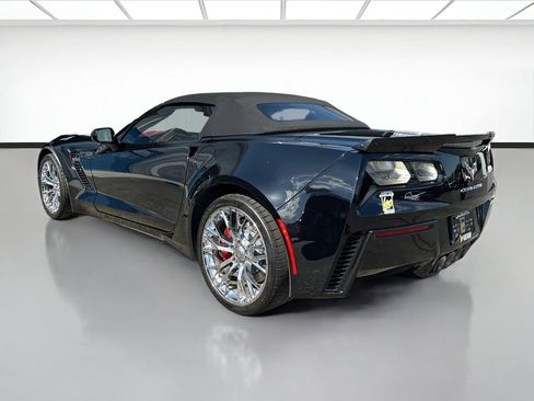 Used 2015 Chevrolet Corvette Z06 w/ 3LZ Preferred Equipment Group RWD image 8