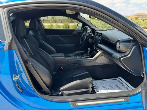 Used 2024 Toyota GR86 Premium image 24