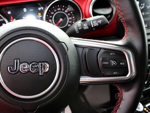 Used 2022 Jeep Wrangler Unlimited Rubicon w/ LED Lighting Group image 24