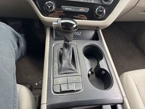 Used 2016 Kia Sedona LX w/ Option Group 020 image 19